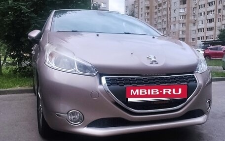 Peugeot 208 II, 2013 год, 820 000 рублей, 2 фотография