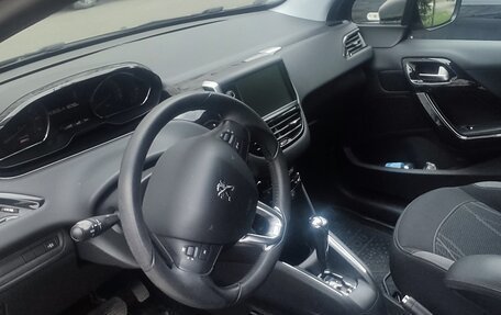 Peugeot 208 II, 2013 год, 820 000 рублей, 5 фотография