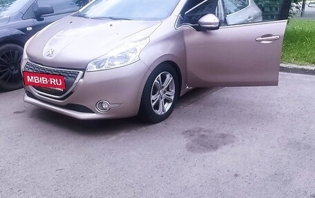 Peugeot 208 II, 2013 год, 820 000 рублей, 8 фотография
