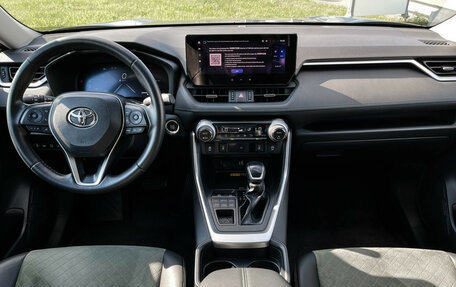 Toyota RAV4, 2024 год, 3 799 000 рублей, 16 фотография