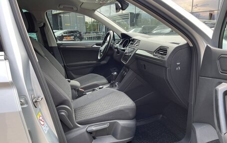 Volkswagen Tiguan II, 2018 год, 2 850 000 рублей, 2 фотография