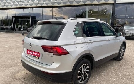 Volkswagen Tiguan II, 2018 год, 2 850 000 рублей, 9 фотография