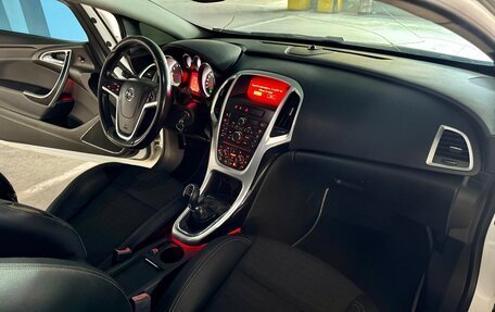 Opel Astra J, 2013 год, 640 000 рублей, 9 фотография