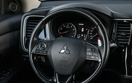 Mitsubishi Outlander III рестайлинг 3, 2021 год, 2 980 000 рублей, 12 фотография