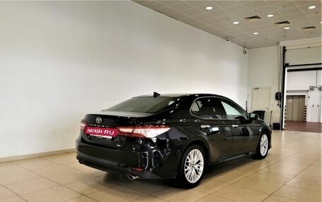 Toyota Camry, 2018 год, 2 835 150 рублей, 2 фотография