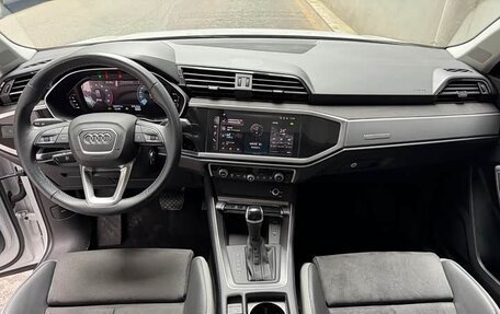 Audi Q3, 2023 год, 2 432 999 рублей, 10 фотография