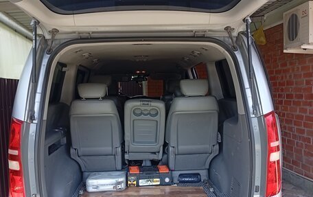 Hyundai Grand Starex Grand Starex I рестайлинг 2, 2014 год, 2 200 000 рублей, 2 фотография
