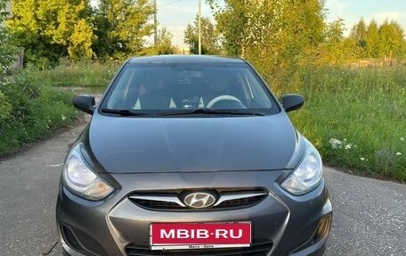 Hyundai Solaris II рестайлинг, 2011 год, 620 000 рублей, 1 фотография