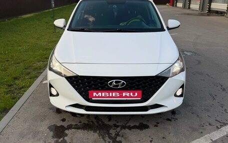 Hyundai Solaris II рестайлинг, 2021 год, 1 350 000 рублей, 3 фотография