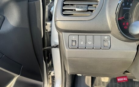 KIA Rio III рестайлинг, 2015 год, 940 000 рублей, 9 фотография