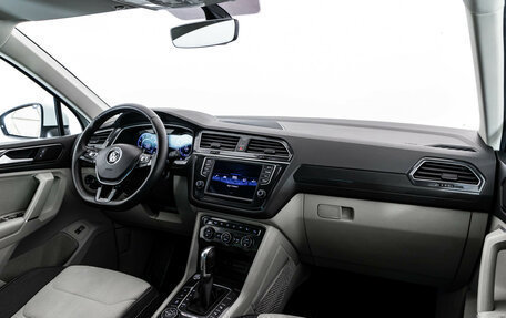 Volkswagen Tiguan II, 2017 год, 2 349 000 рублей, 11 фотография