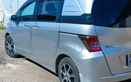 Honda Freed I, 2010 год, 940 000 рублей, 3 фотография