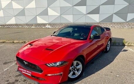 Ford Mustang VI рестайлинг, 2018 год, 2 750 000 рублей, 3 фотография