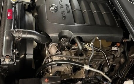 Toyota Sequoia II рестайлинг, 2011 год, 3 850 000 рублей, 3 фотография