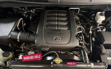 Toyota Sequoia II рестайлинг, 2011 год, 3 850 000 рублей, 2 фотография