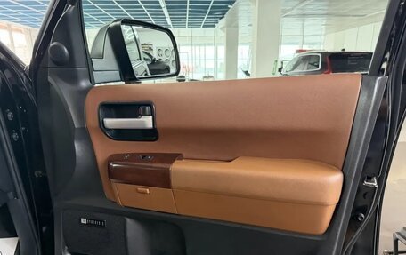 Toyota Sequoia II рестайлинг, 2011 год, 3 850 000 рублей, 11 фотография