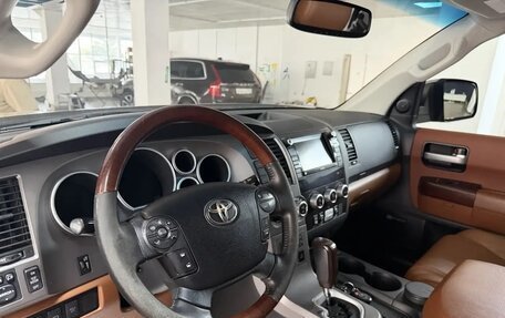 Toyota Sequoia II рестайлинг, 2011 год, 3 850 000 рублей, 9 фотография
