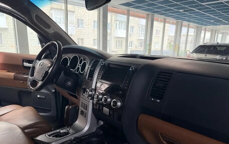 Toyota Sequoia II рестайлинг, 2011 год, 3 850 000 рублей, 8 фотография
