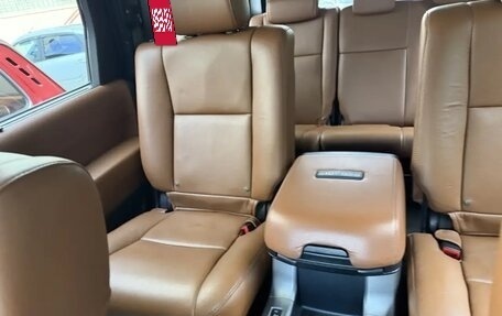 Toyota Sequoia II рестайлинг, 2011 год, 3 850 000 рублей, 12 фотография