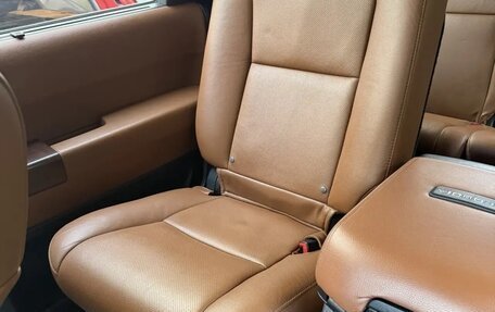 Toyota Sequoia II рестайлинг, 2011 год, 3 850 000 рублей, 15 фотография