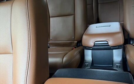 Toyota Sequoia II рестайлинг, 2011 год, 3 850 000 рублей, 16 фотография