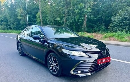 Toyota Camry, 2021 год, 2 380 000 рублей, 2 фотография