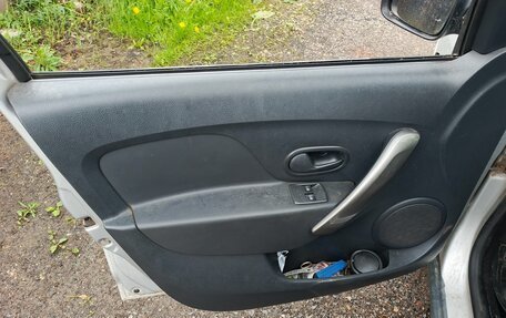 Renault Logan II, 2014 год, 315 000 рублей, 9 фотография