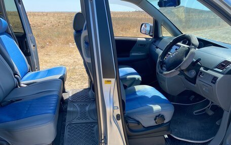 Toyota Noah III, 2004 год, 1 180 000 рублей, 8 фотография
