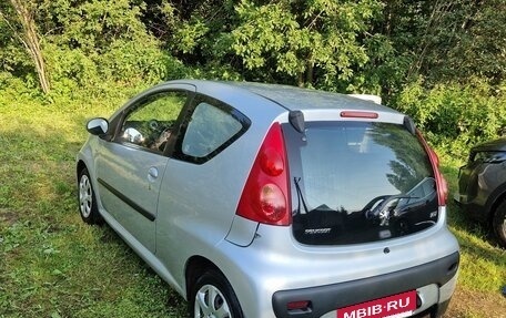 Peugeot 107 I рестайлинг, 2010 год, 450 000 рублей, 4 фотография