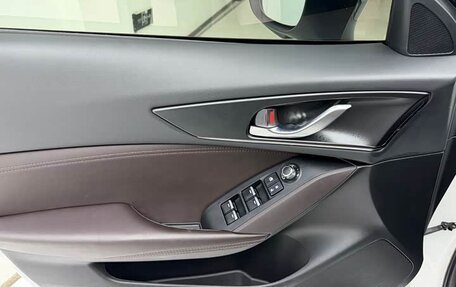 Mazda CX-4, 2023 год, 2 200 999 рублей, 8 фотография