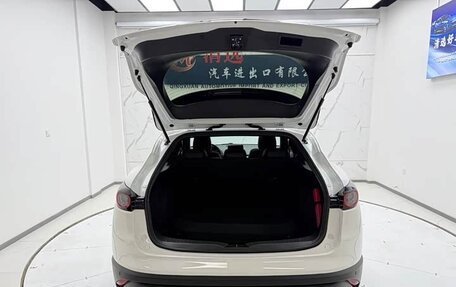 Mazda CX-4, 2023 год, 2 200 999 рублей, 12 фотография