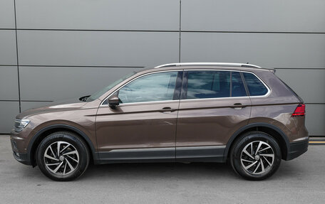Volkswagen Tiguan II, 2019 год, 2 139 000 рублей, 8 фотография