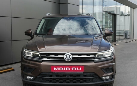 Volkswagen Tiguan II, 2019 год, 2 139 000 рублей, 3 фотография