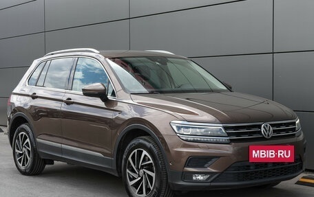 Volkswagen Tiguan II, 2019 год, 2 139 000 рублей, 4 фотография