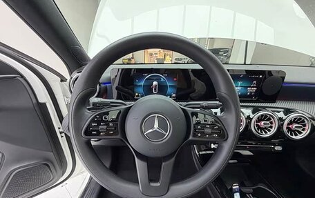 Mercedes-Benz A-Класс, 2022 год, 2 000 999 рублей, 10 фотография