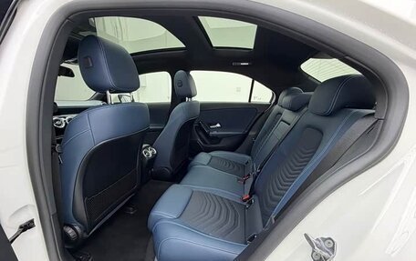 Mercedes-Benz A-Класс, 2022 год, 2 000 999 рублей, 13 фотография