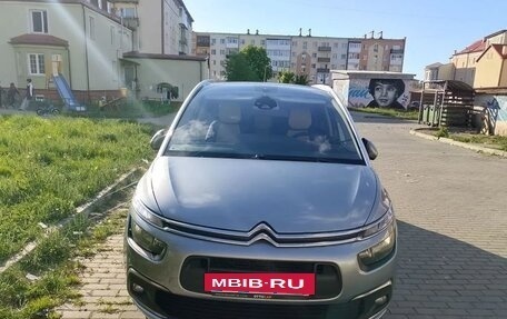Citroen C4 Picasso II рестайлинг, 2017 год, 1 500 000 рублей, 2 фотография