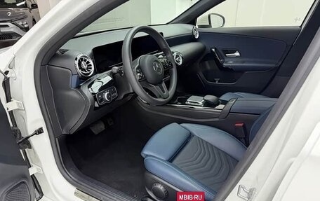 Mercedes-Benz A-Класс, 2022 год, 2 000 999 рублей, 9 фотография