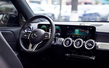 Mercedes-Benz GLB, 2022 год, 2 250 500 рублей, 11 фотография