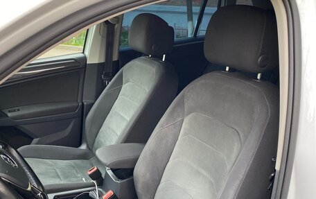 Volkswagen Tiguan II, 2018 год, 2 700 000 рублей, 8 фотография