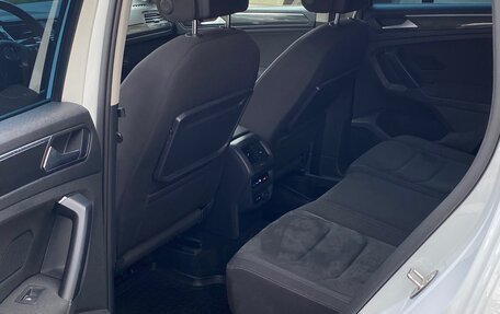 Volkswagen Tiguan II, 2018 год, 2 700 000 рублей, 10 фотография