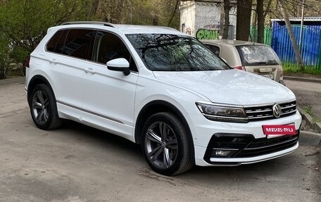 Volkswagen Tiguan II, 2018 год, 2 700 000 рублей, 3 фотография