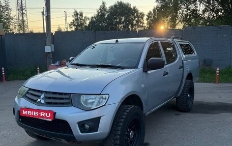 Mitsubishi L200 IV рестайлинг, 2014 год, 1 490 000 рублей, 2 фотография