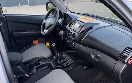Mitsubishi L200 IV рестайлинг, 2014 год, 1 490 000 рублей, 12 фотография