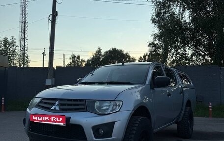 Mitsubishi L200 IV рестайлинг, 2014 год, 1 490 000 рублей, 3 фотография