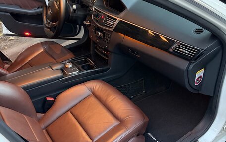 Mercedes-Benz E-Класс, 2011 год, 1 900 000 рублей, 6 фотография