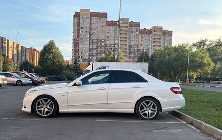 Mercedes-Benz E-Класс, 2011 год, 1 900 000 рублей, 3 фотография