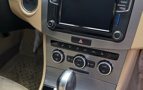 Volkswagen Passat B7, 2014 год, 1 810 000 рублей, 10 фотография