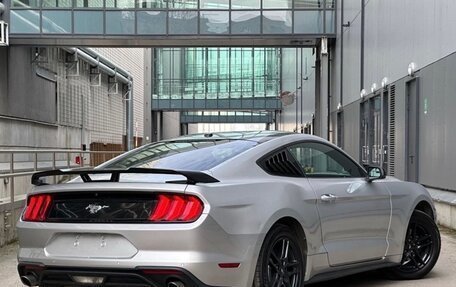 Ford Mustang VI рестайлинг, 2017 год, 2 200 000 рублей, 4 фотография