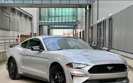 Ford Mustang VI рестайлинг, 2017 год, 2 200 000 рублей, 2 фотография